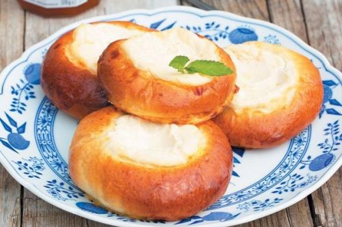 Мы печем ватрушки дома. Мы печем ватрушки дома.