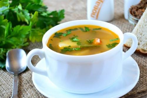 Овощной суп на мясном бульоне. Овощной суп на мясном бульоне.