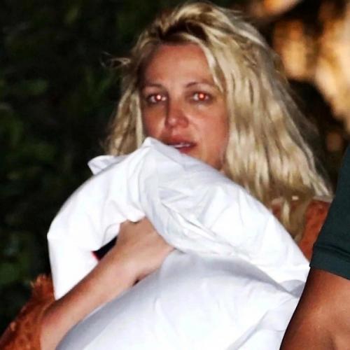 У Бритни Спирс проблемы со здоровьем, поклонники обеспокоены её состоянием. 01