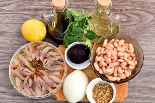 Салат с фасолью и селедкой. 01 Салат с фасолью и селедкой. 01