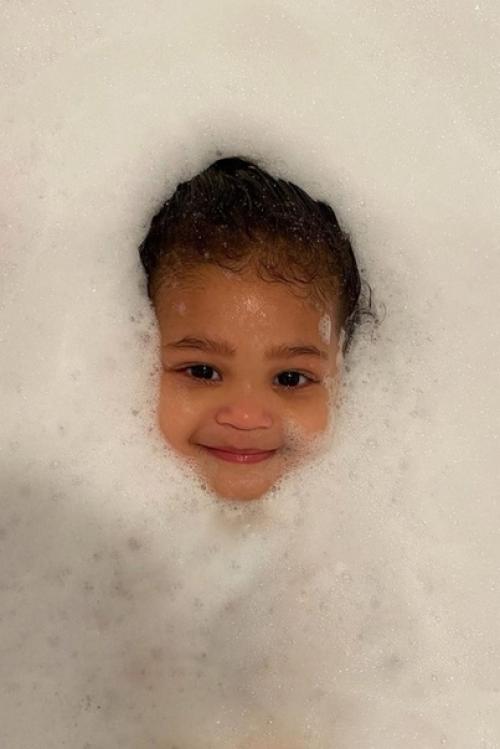 У малышки сторми появился инстаграм, но правда закрытый. 02