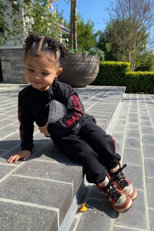 У малышки сторми появился инстаграм, но правда закрытый. 03