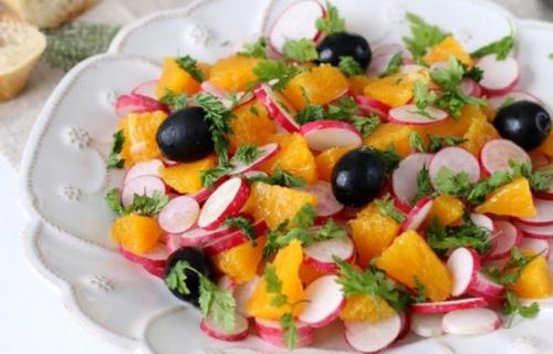 Дорогие мастерицы!  Вопрос к тем, кто вынужден был переехать в другую страну.