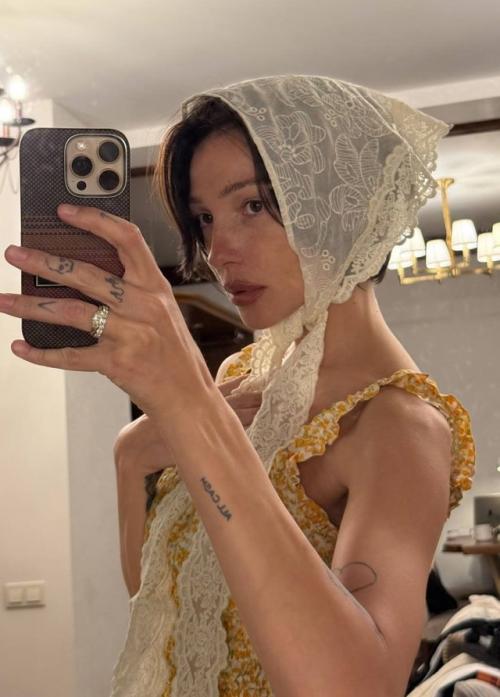 Пашем, Доим, Убираем, мы Квасим: Анастасия ивлеева деревенскими луками хвастается. 03