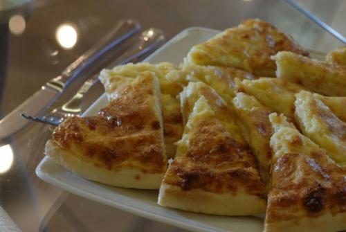 Быстрое хачапури.

Ингредиенты: 
