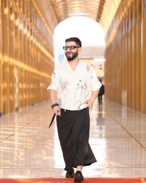 Пользователи сети сравнили похудевшего галустяна с Павлом Дуровым. 03