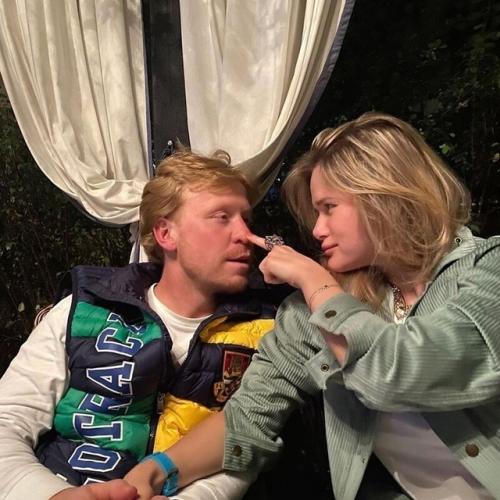 Для тех, кто не знает, у Антохи из Реальных Пацанов ушла жена, когда их малыш был еще маленьким. 01