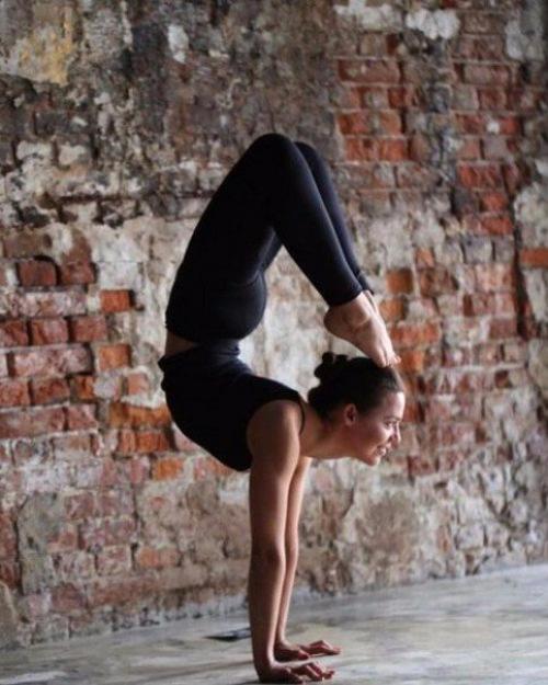 Упражнения для растяжки и укрепления вашей спины! Упражнения для растяжки и укрепления вашей спины!