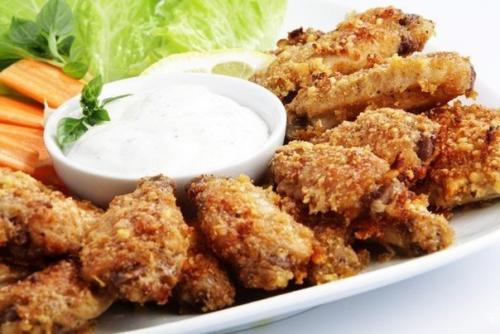 Куриные крылышки с сыром пармезан в духовке.

