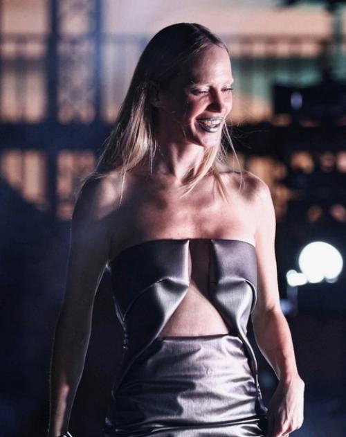 Глюкoза сообщила, что приобрела у Макса Фадеева права на бессрочное исполнение его песен за 600 тысяч долларов еще в 2007 году. 02 Глюкoза сообщила, что приобрела у Макса Фадеева права на бессрочное исполнение его песен за 600 тысяч долларов еще в 2007 году. 02