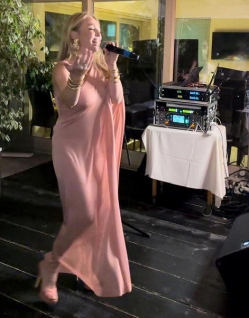 Альбина джанабаева показала похудевшего Валерия меладзе. 01