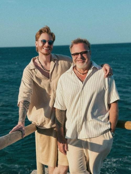 Владимир Пресняков наслаждается семейным отдыхом в Испании вместе с супругой Натальей подольской и детьми. 01