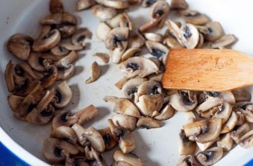 Запеченная картошечка с грибами и сметаной? 01 Запеченная картошечка с грибами и сметаной? 01