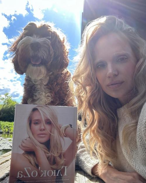 Глюкoза сообщила, что приобрела у Макса Фадеева права на бессрочное исполнение его песен за 600 тысяч долларов еще в 2007 году. 01 Глюкoза сообщила, что приобрела у Макса Фадеева права на бессрочное исполнение его песен за 600 тысяч долларов еще в 2007 году. 01