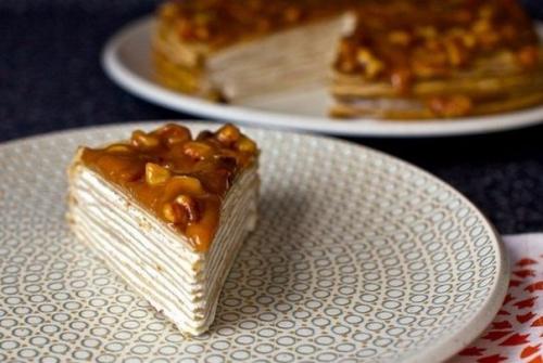 Банановый торт с ореховой глазурью? 

