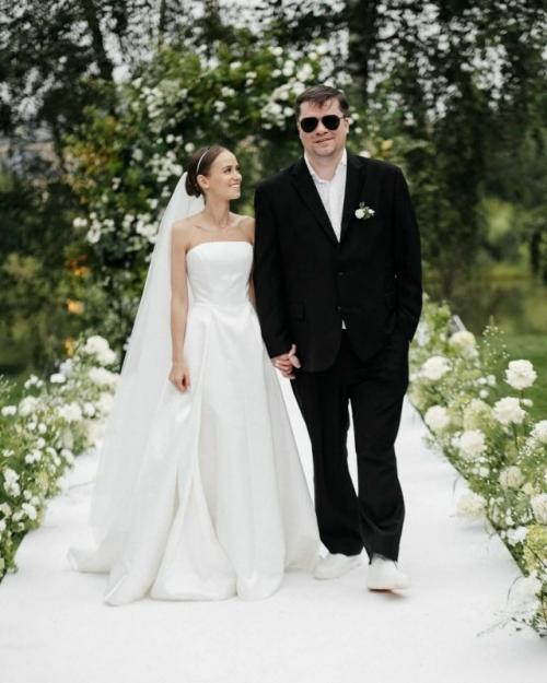 Гарик Харламов и Катерина Ковальчук отметили первую годовщину свадьбы. 01