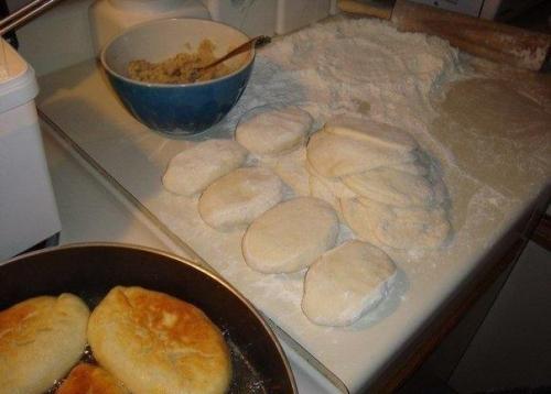 Быстрые пирожки? Ингредиенты: 03 Быстрые пирожки? Ингредиенты: 03