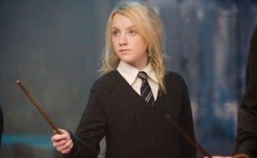 Она была огорчена, что пропустит релиз книги Гарри Поттер и Орден Феникс, потому что была госпитализирована. 01