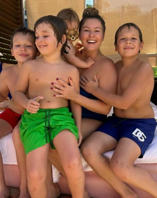 40-Летняя Мария Кожевникова призналась, что мечтает о пятом ребёнке. 01