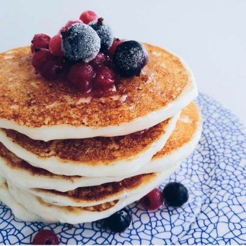 Панкейки.  * 2 яйца.