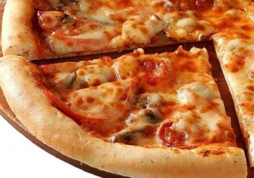 Куриная пицца с грибами. Куриная пицца с грибами.