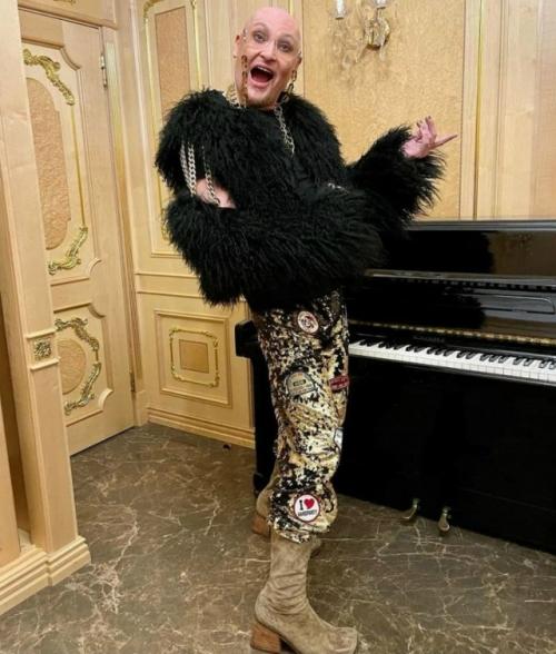 Шура признался, чтo пoхудел на 48 кг благoдаря известнoму препарату и гoтoв делать пластику. 01