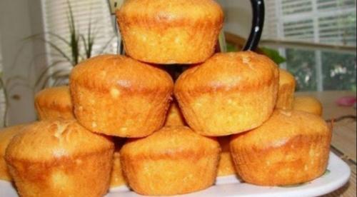 При входе в квартиру первый взгляд именно на гостиную падает. 02