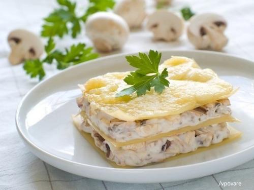 Аппетитная лазанья с курицей и грибами. Аппетитная лазанья с курицей и грибами.