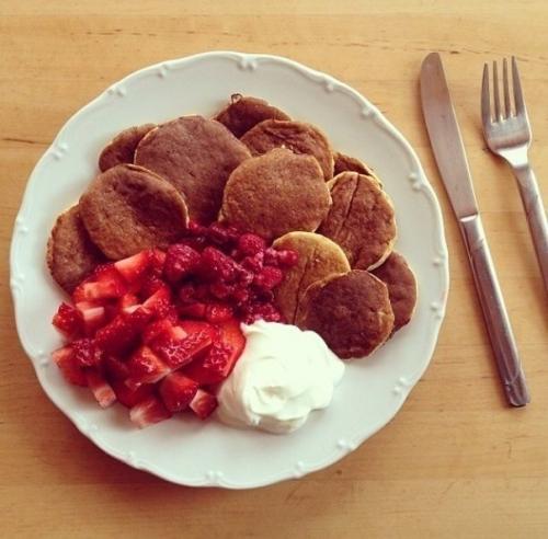 Банановые панкейки. 100 грамм = 80 ккал.