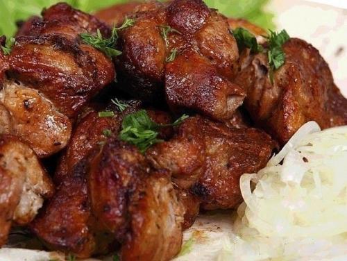 Мы готовим мясо мягкое, сочное и очень нежное.  