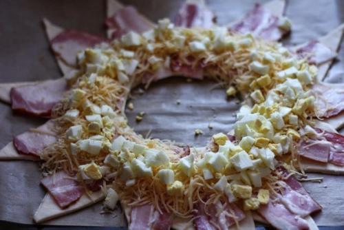 Пирог - венок с беконом, яйцами и сыром. 04 Пирог - венок с беконом, яйцами и сыром. 04