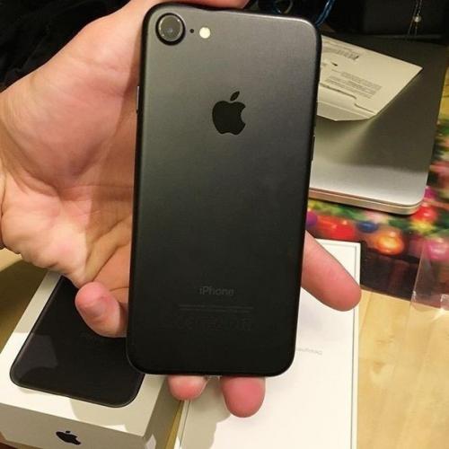 После выхода Iphone 7 сразу захотел его приобрести, но, к сожалению, не позволяли финансы.  