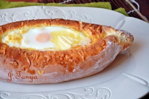 Хачапури по-аджарски.   Вам потребуется: