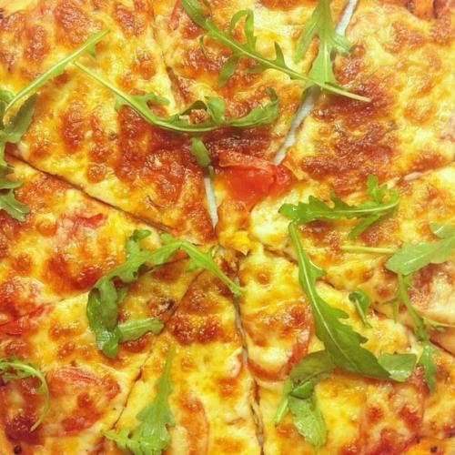 Пицца. 

Этот рецепт теста для пиццы, наконец, успокоил мой вкус.  