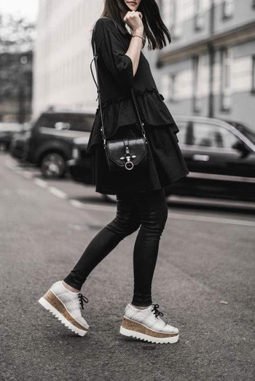 Для стильных, энергичных и современных дам отлично подойдут на эту весну броги на платформе. 01