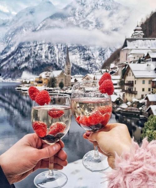 Таким образом, если я была бы тебе по-настоящему дорога ты бы не смог меня так просто отпустить. 01