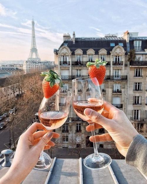 Таким образом, если я была бы тебе по-настоящему дорога ты бы не смог меня так просто отпустить.