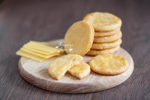 Сырное печенье.

Очень вкусное печенье!  