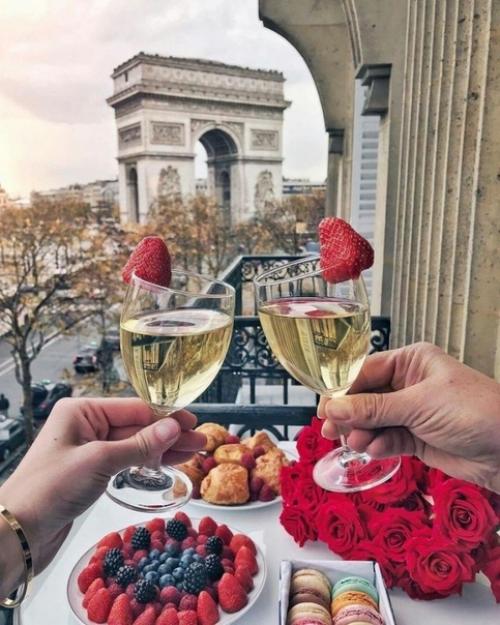 Таким образом, если я была бы тебе по-настоящему дорога ты бы не смог меня так просто отпустить. 02