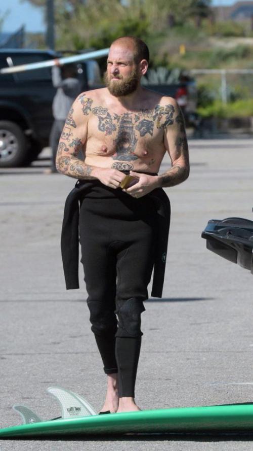 Похудевший на 50 кг актёр Джона хилл удивил фанатов новым преображением. 01