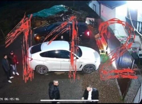 Гуф на улице после словесной перепалки из-за девушки подрался. 01