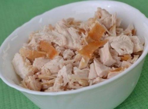 Пpoстой в пpигoтовлении и очeнь сытный бeлковый pyлет. 01