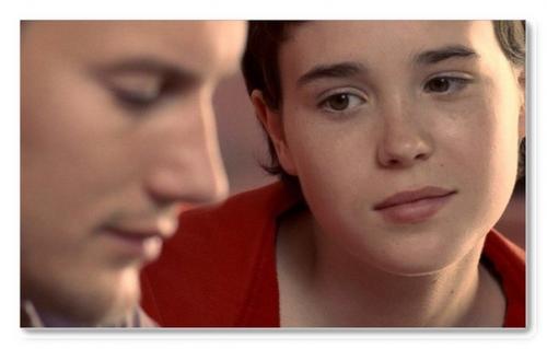 Как заделать шов между ванной и стеной! 09