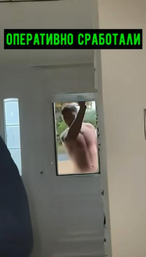 Я изначально задался вопросом: а зачем вообще нужна такая дверь, ведь она картонная, вряд ли сможет спасти от проникновения в дом. 

