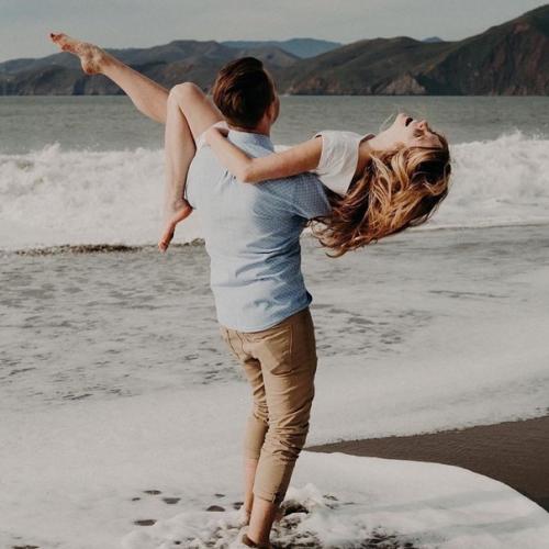 Тебе нужен тот, кто поможет тебе осуществить твои мечты и сможет избавить тебя от твоих страхов.