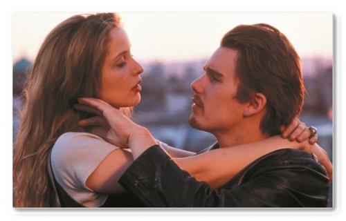 Как заделать шов между ванной и стеной! 05