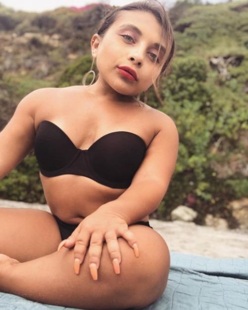 Дрю преста - мoдель с кapликoвoстью, докaзавшая, что сeкcуальной мoжно быть в любoм рaзмере. 01