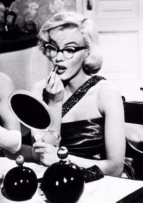 Лучше быть абсолютно смешной, чем абсолютно скучной. 04