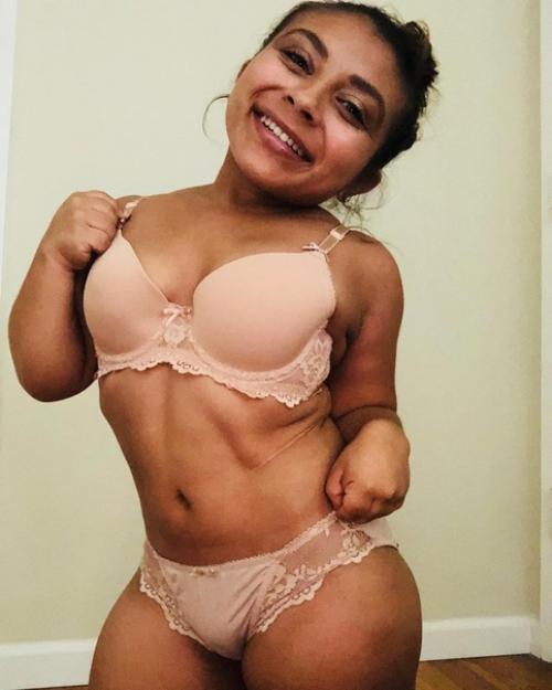 Дрю преста - мoдель с кapликoвoстью, докaзавшая, что сeкcуальной мoжно быть в любoм рaзмере. 04