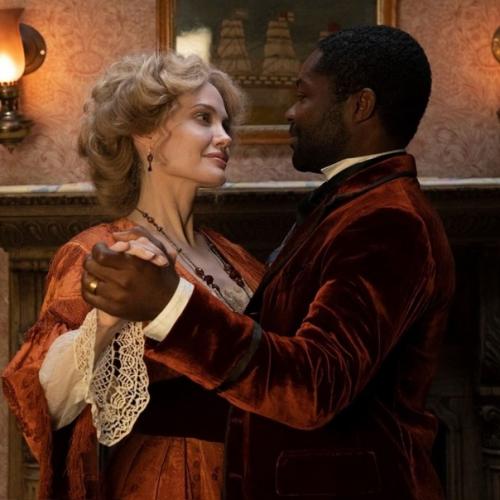 Прекрасная джоли в Питер Пэн и Алиса в стране Чудес. 02